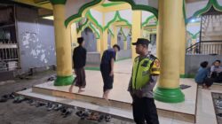 Personel Polsek Cikupa Laksanakan Pengamanan Sholat Tarawih di Pasir Gadung