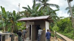 TMMD ke-127 Kodim 1804/Kaimana Percepat Pembangunan MCK di Kampung Sisir, Progres Capai 53 Persen