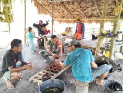 Komsos Humanis, Babinsa Koramil 1505-02/Wasile Dampingi Pengolahan Gula Aren Warga Binaan