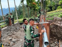 TNI AD Bangun Jembatan Aramco di Agam, Akses Warga Nagari Bayua Kembali Terbuka