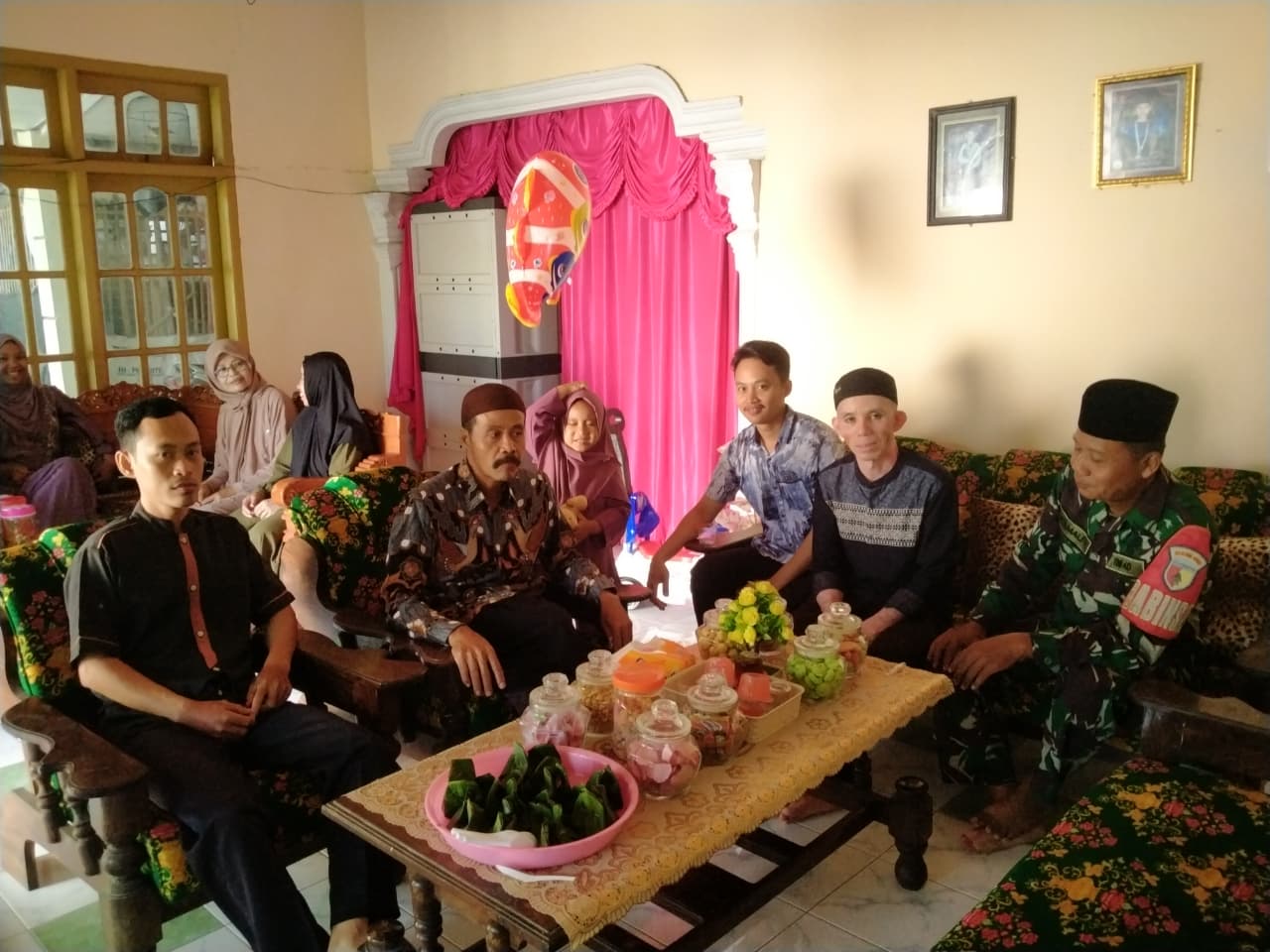 Babinsa Desa Ngaringan Laksanakan Halal Bihalal, Wujudkan Toleransi Beragama