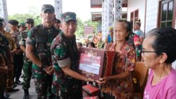 Usai Tinjau TMAB dan MCK, Tim Wasev Serahkan Paket Sembako kepada Warga Kampung Tering Lama