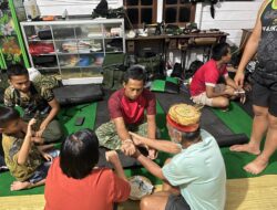 Tradisi dan Kebersamaan Satukan Satgas TMMD dengan Warga Tering Lama