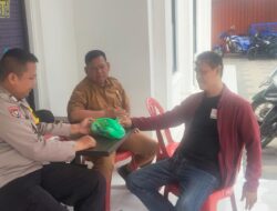 Bripka Reza Fajar Ariansyah Sambangi Kantor Desa Bojong, Perkuat Komunikasi Kamtibmas