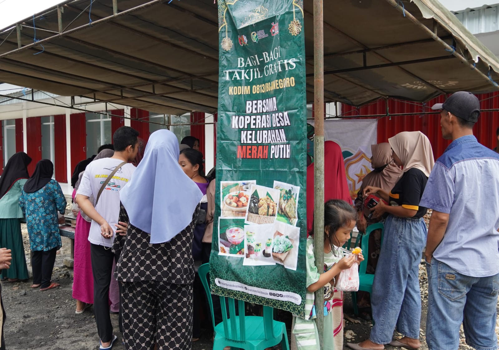 Bazar Ramadhan Kodim Bojonegoro di Sumodikaran Ludes Diserbu Warga