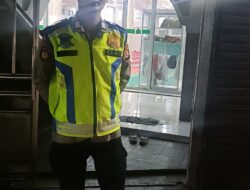 Polsek Cikupa Laksanakan Pengamanan Shalat Tarawih di Masjid Jami Nururrohman Talagasari