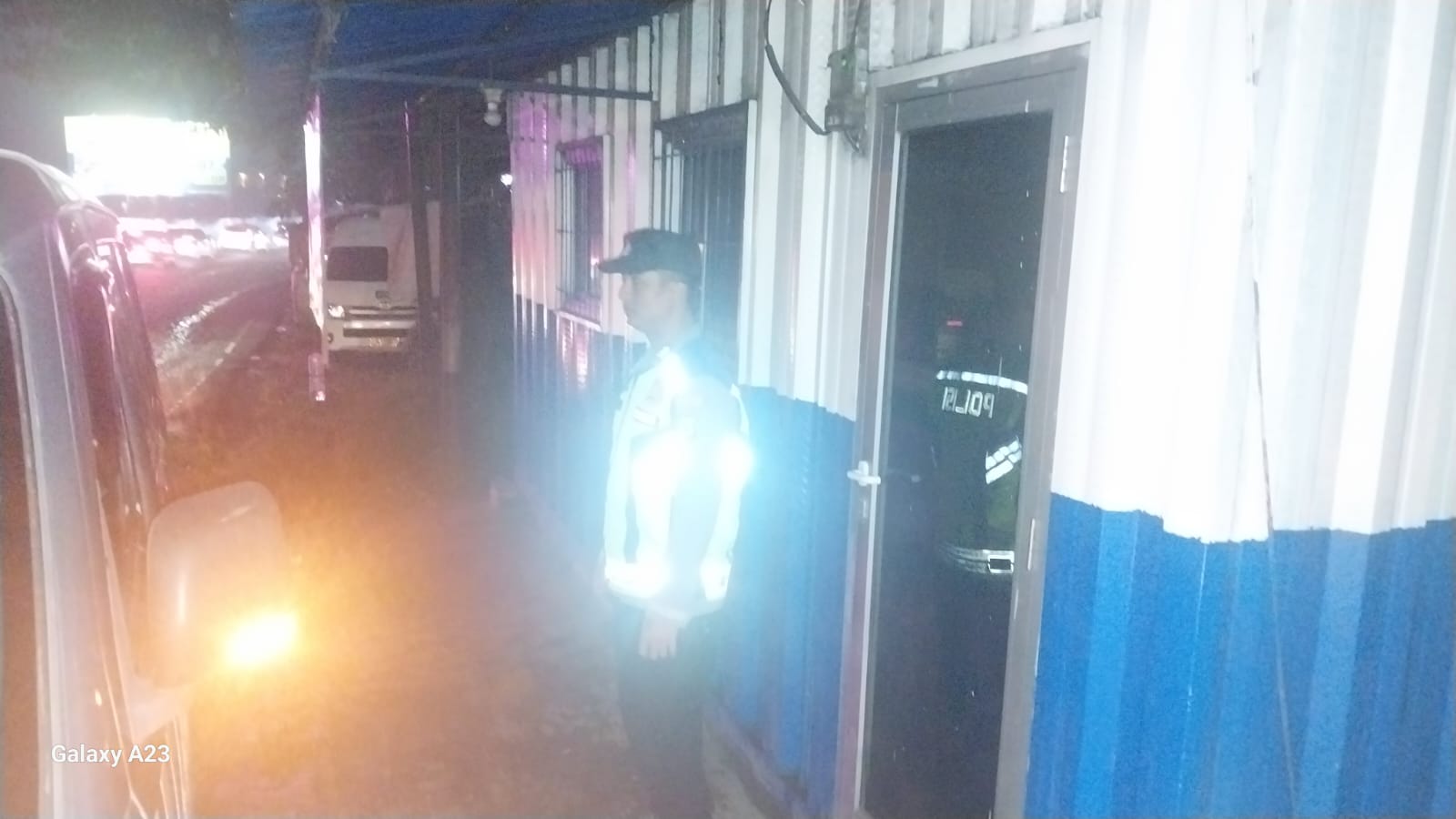 Polsek Cikupa Laksanakan Penyekatan Truk Sumbu Tiga di Wilayah Kedaton Cikupa