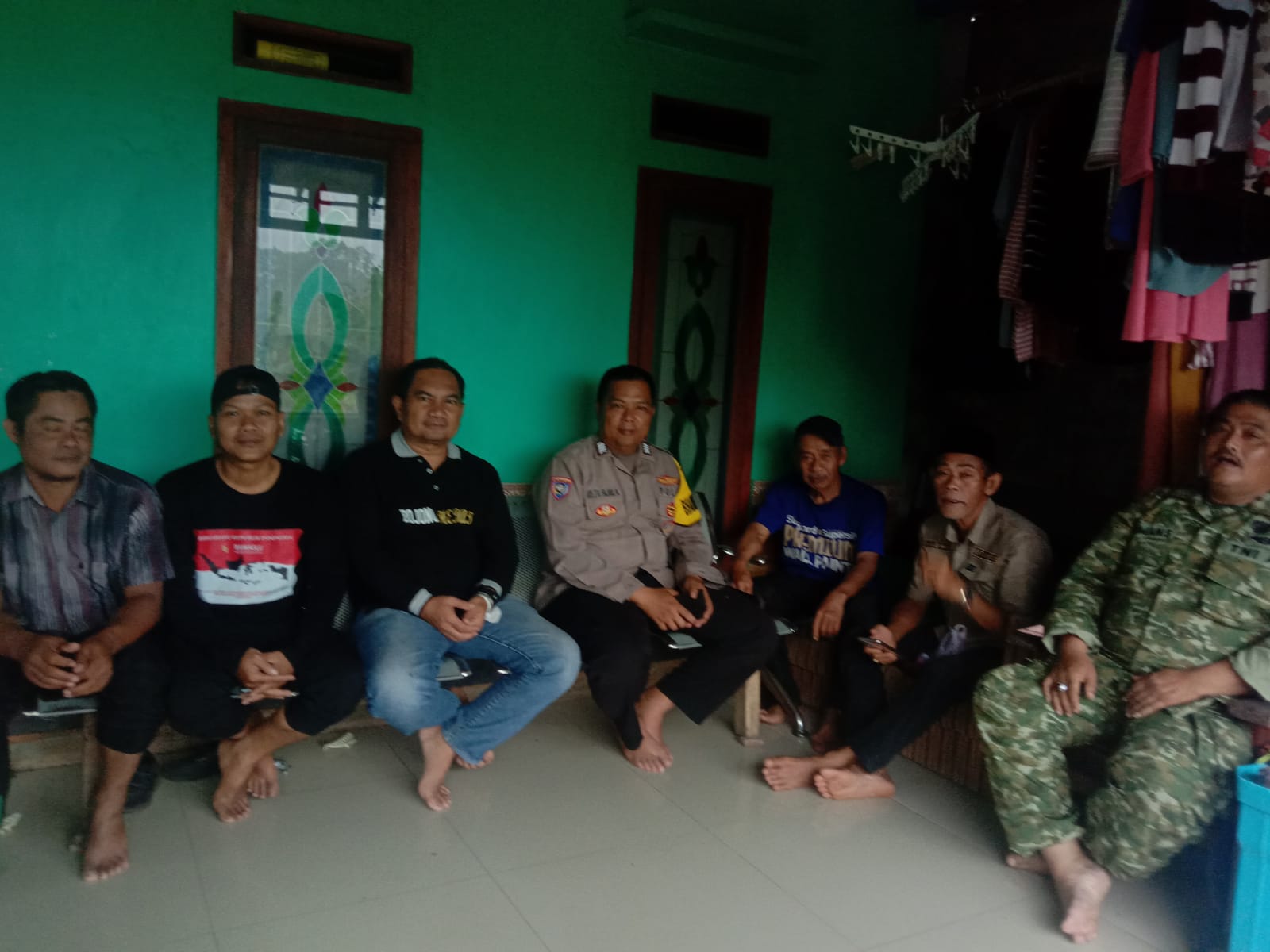 Bhabinkamtibmas Polsek Cikupa Laksanakan Sambang Warga di Desa Bojong Bhabinkamtibmas Polsek Cikupa Laksanakan Sambang Warga di Desa Bojong