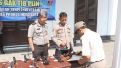 Propam Polres Probolinggo Kota Cek Senpi Dinas Anggota untuk Cegah Pelanggaran