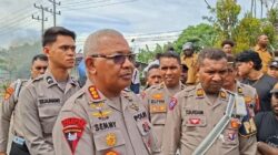 Sempat Lumpuh Berjam-jam, Aksi Bakar Ban di Kilometer 12 Sorong Berakhir Setelah Wakapolda Temui Keluarga Korban