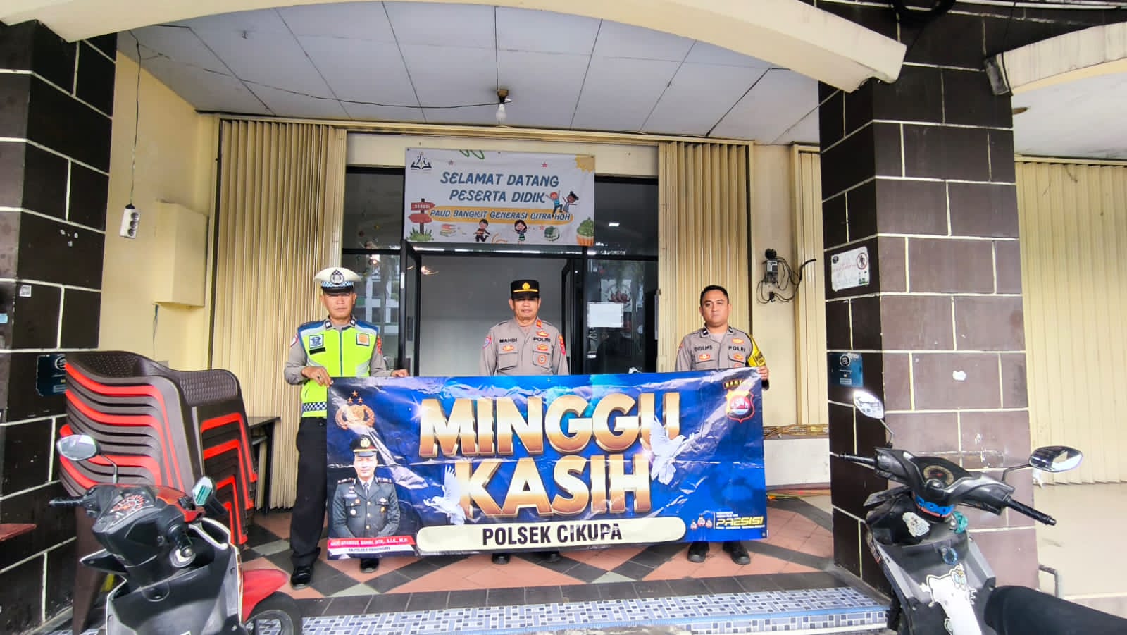 Polsek Cikupa Laksanakan Pengamanan Ibadah Minggu Kasih di Sejumlah Gereja Polsek Cikupa Laksanakan Pengamanan Ibadah Minggu Kasih di Sejumlah Gereja