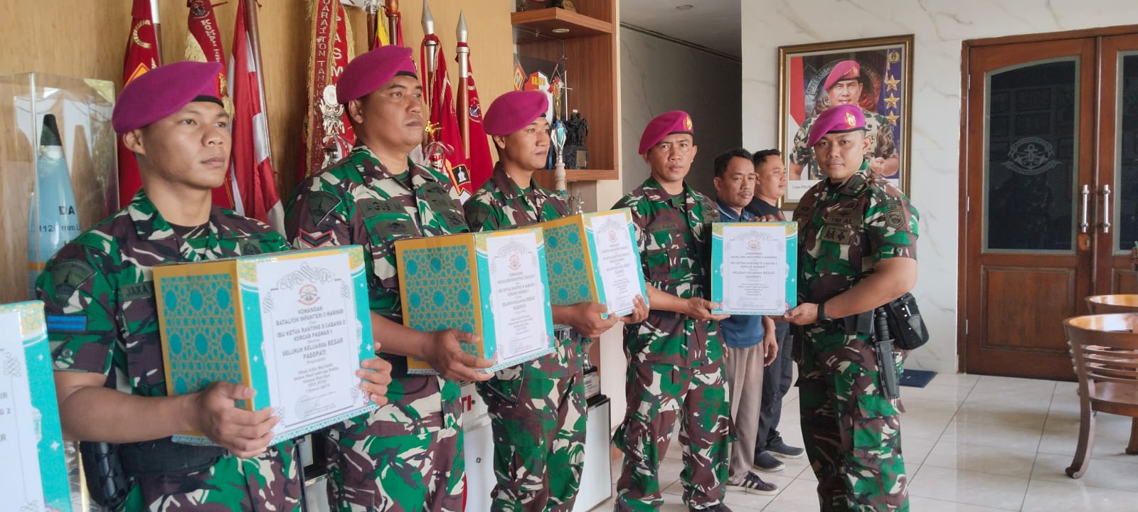 Yonif 2 Marinir TNI AL Gelar Apel Khusus dan Pemberian Bingkisan Lebaran Jelang Cuti Idul Fitri 1447 H