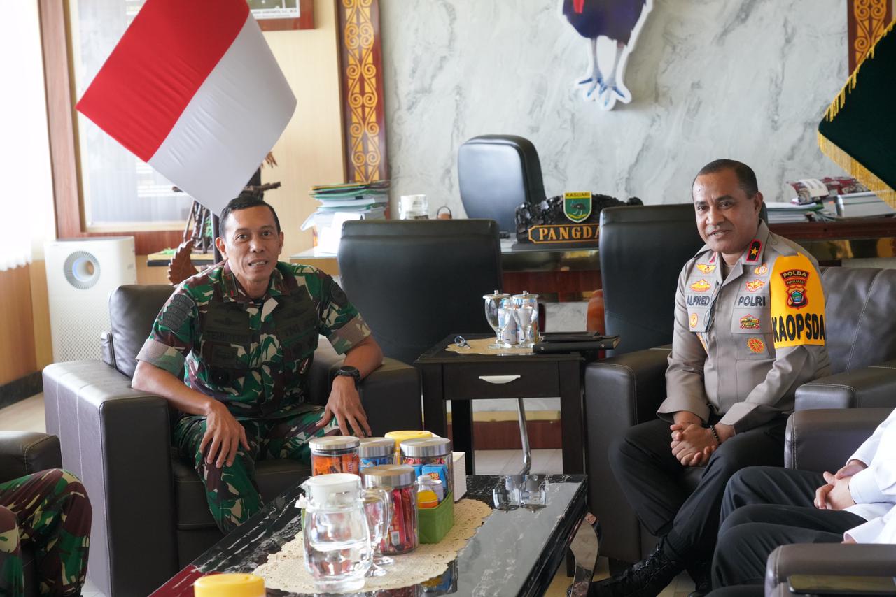 Pangdam XVIII/Kasuari Sambut Silaturahmi Kapolda Papua Barat, Perkuat Sinergitas TNI–Polri di Papua Barat