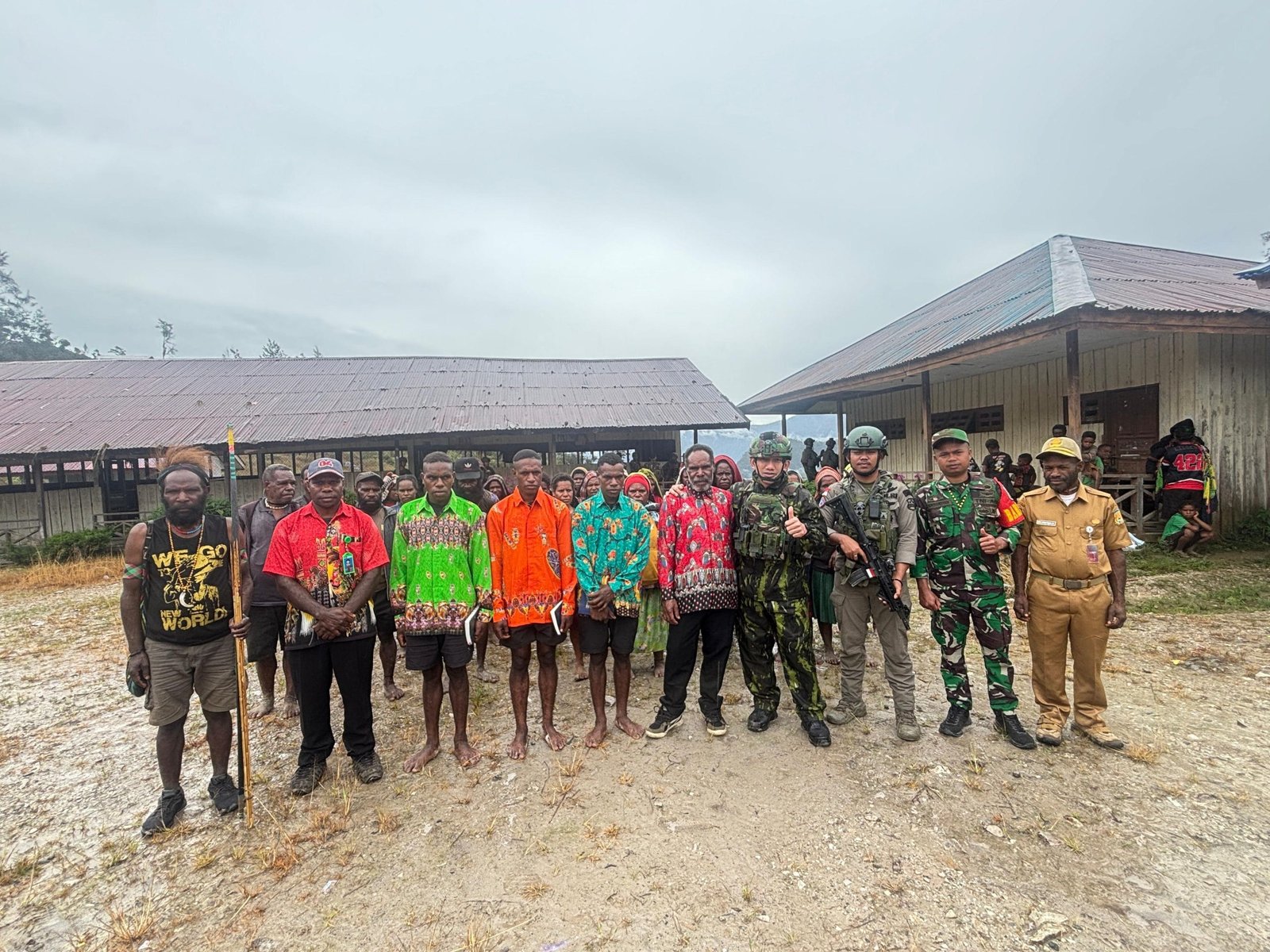 Momen Mengharukan, Tiga Eks OPM Cium Merah Putih dan Kembali ke NKRI