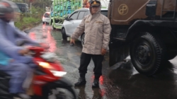 Polsek Cikupa Laksanakan Pengaturan Lalu Lintas Sore, Antisipasi Kemacetan di Cikupa Mas