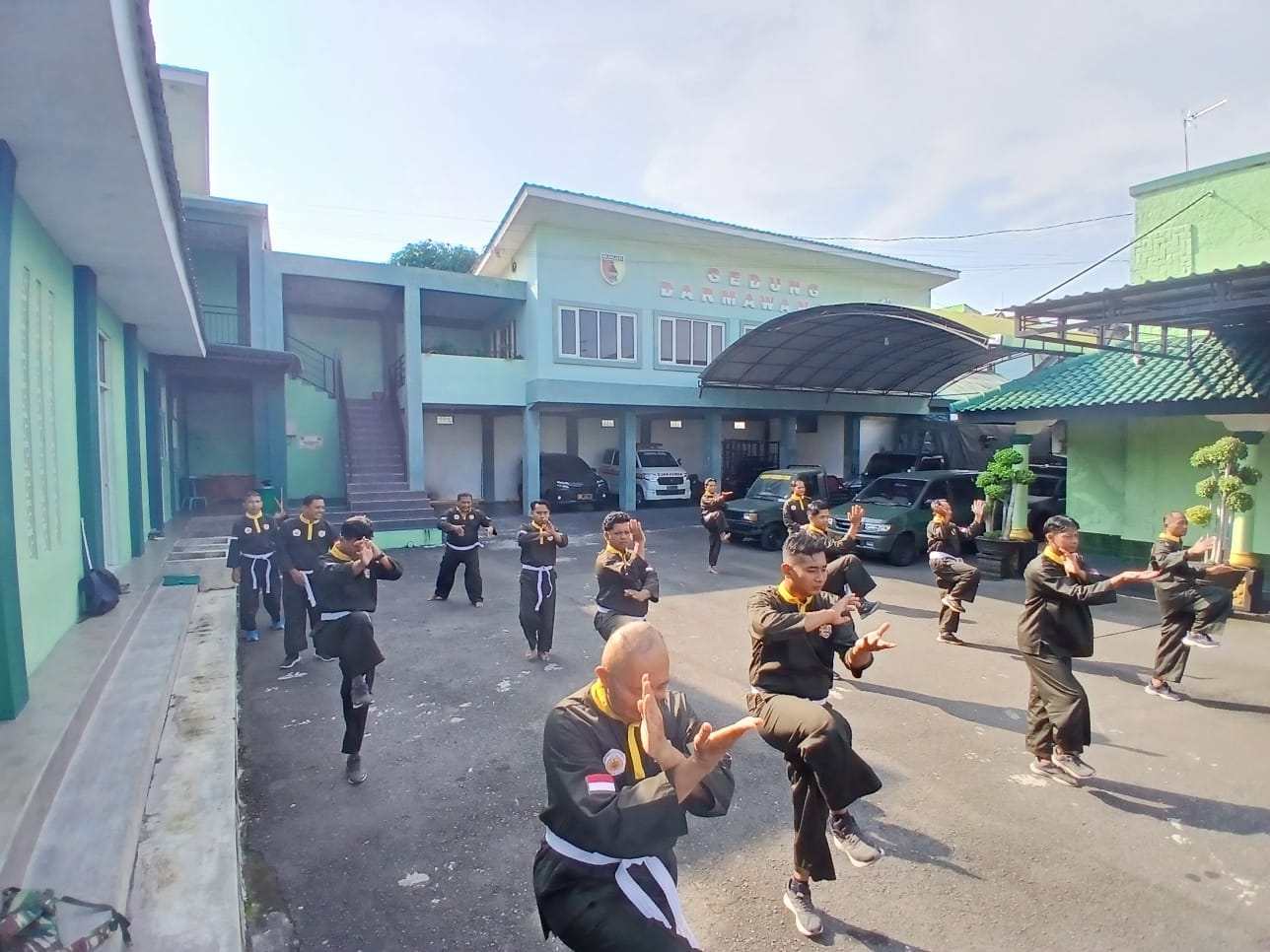 Tingkatkan Profesionalisme Prajurit, Kodim 0808/Blitar Rutin Gelar Latihan Pencak Silat Militer