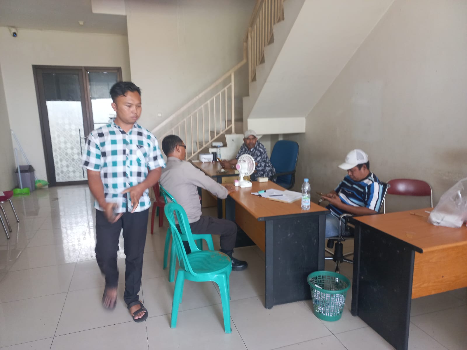 Polsek Cikupa Tindaklanjuti Pengaduan Call Center 110 Terkait Penarikan Sepeda Motor oleh Debt Collector