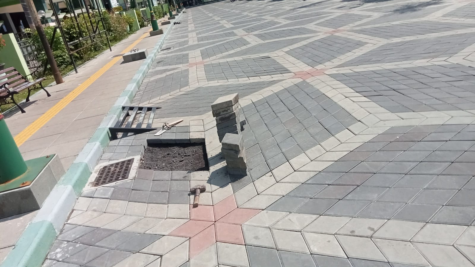 Ramai Diberitakan, Kadis Perkim Tegaskan Proyek Alun-Alun Kraksaan Masih Tahap Maintenance