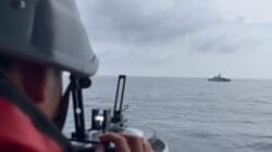 Tingkatkan Kesiapsiagaan Operasi, Dua KRI Guskamla Koarmada III Latihan Bersama di Selat Dampier