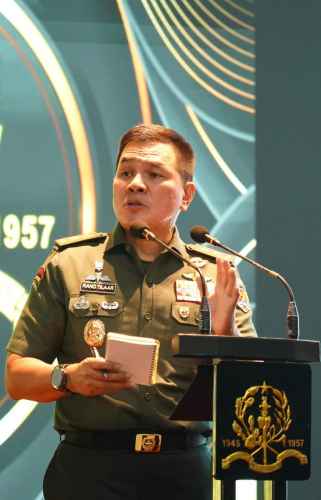 Gubernur Akmil Berikan Pengarahan Geopolitik Dunia kepada Taruna Tingkat I, II, dan III