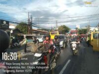 IPTU Udi Muhdi Turun Langsung Atur Lalu Lintas Depan PT Cingluh