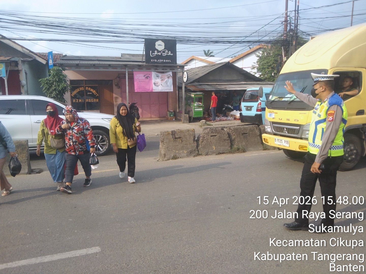 Personel Polsek Cikupa Laksanakan PECAK Sore Hari, Arus Lalin Ramai Lancar Terkendali