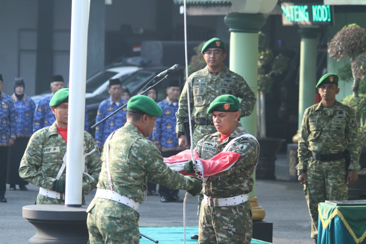 01 Kodim 0808/Blitar Gelar Upacara Peringatan Harkitnas Ke-118 Dengan Khidmat