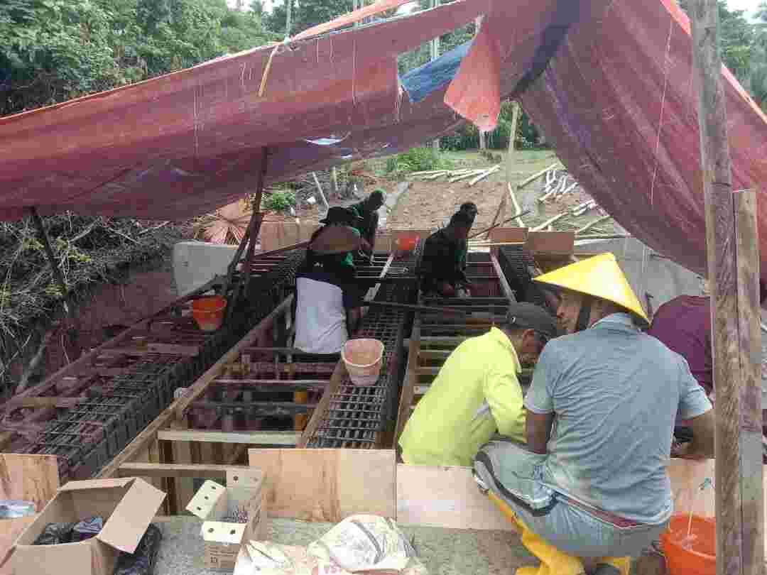 FB_IMG_1779690943572 Tahap Demi Tahap, Pembangunan Jembatan Garuda Terus Dikebut Oleh Personil Kodim 1505/Tidore