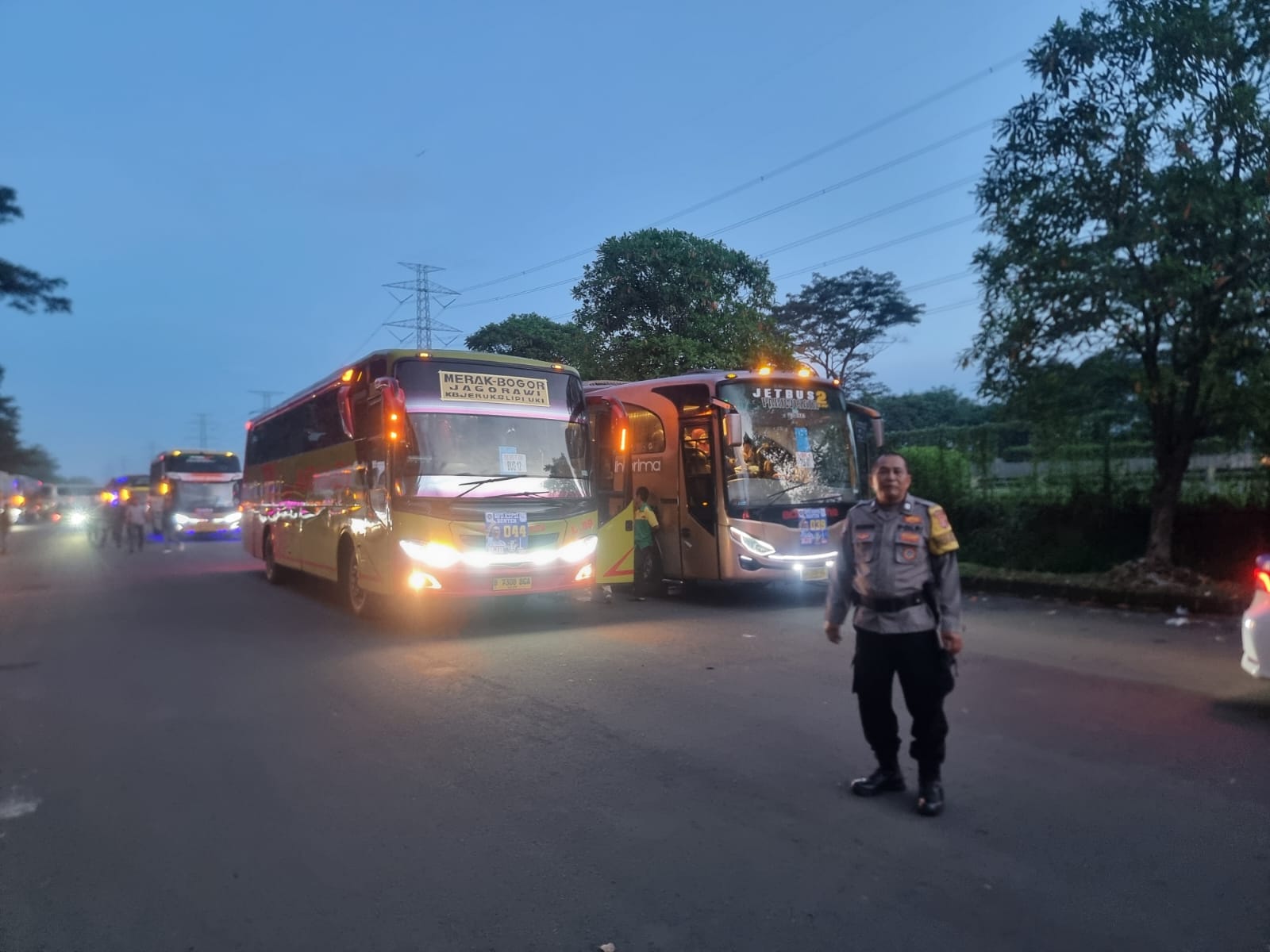 Polresta Tangerang Kawal Keberangkatan Ribuan Buruh KSPSI MJH dan KSPSI AGN ke Monas dalam Rangka May Day 2026