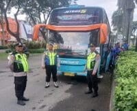 Personel Polsek Cikupa Laksanakan Pengamanan Keberangkatan Buruh KSPSI AGN Citra Raya Menuju Monas dalam Rangka May Day 2026