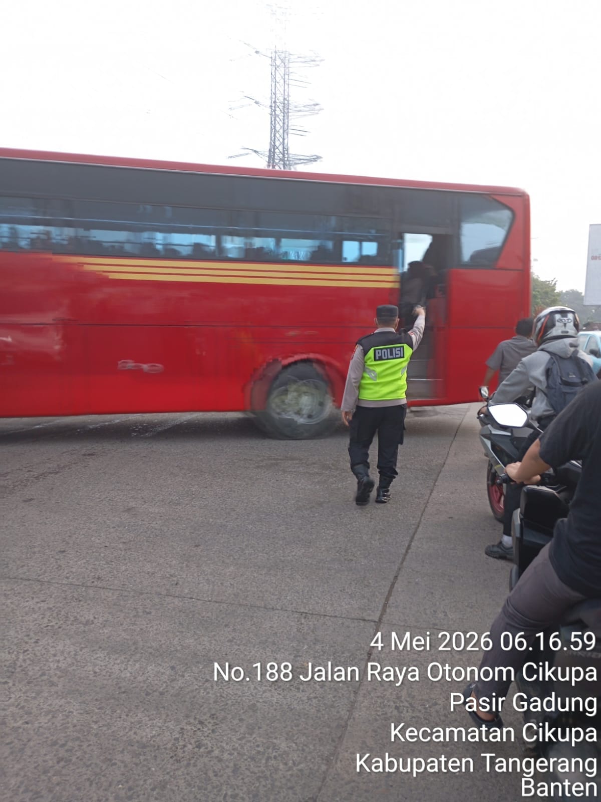 Gelar PECAK Pagi, Polsek Cikupa Atur Arus Lalu Lintas di Simpang Cikupa Mas