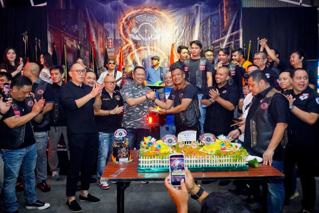 Hadiri HUT ke-8 Motor Besar Indonesia (MBI), Bamsoet Tekankan Peran Kebangsaan Komunitas Otomotif