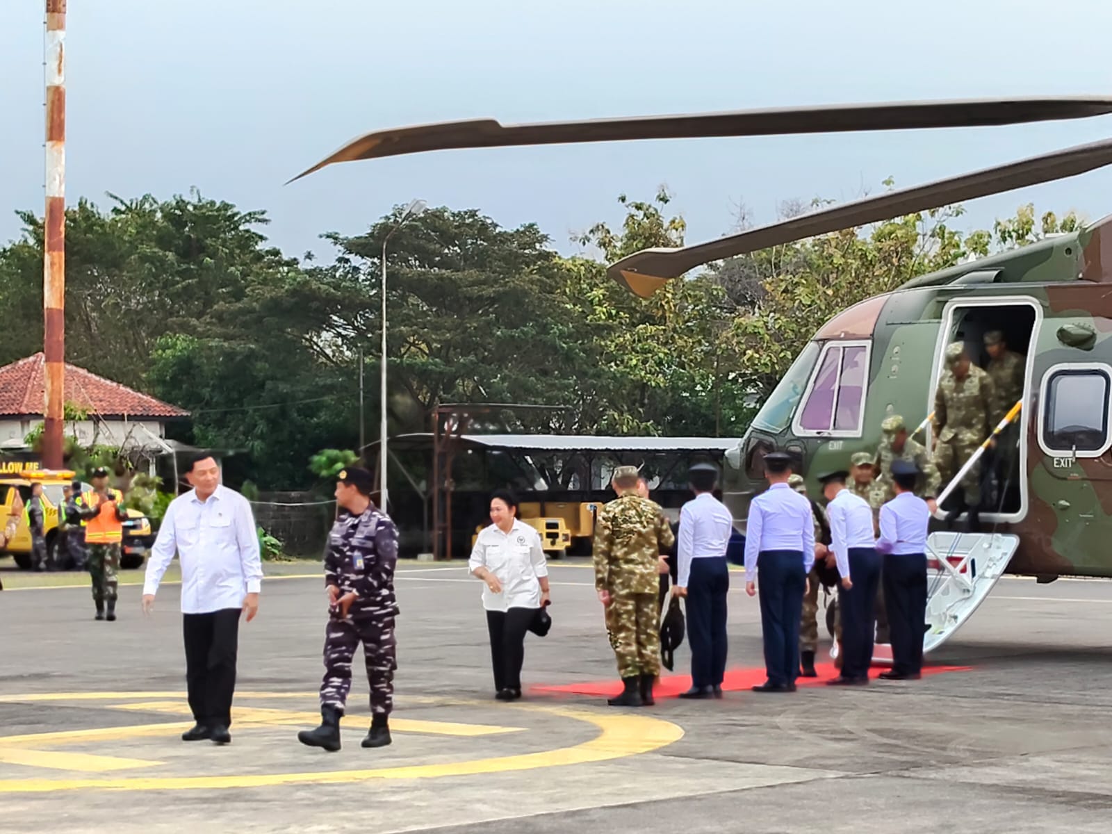IMG-20260517-WA0003 Falcon 8X Mengudara: Menhan Sjafrie Sjamsoeddin dan Tim TNI-AU Selesaikan Kunker Jatim