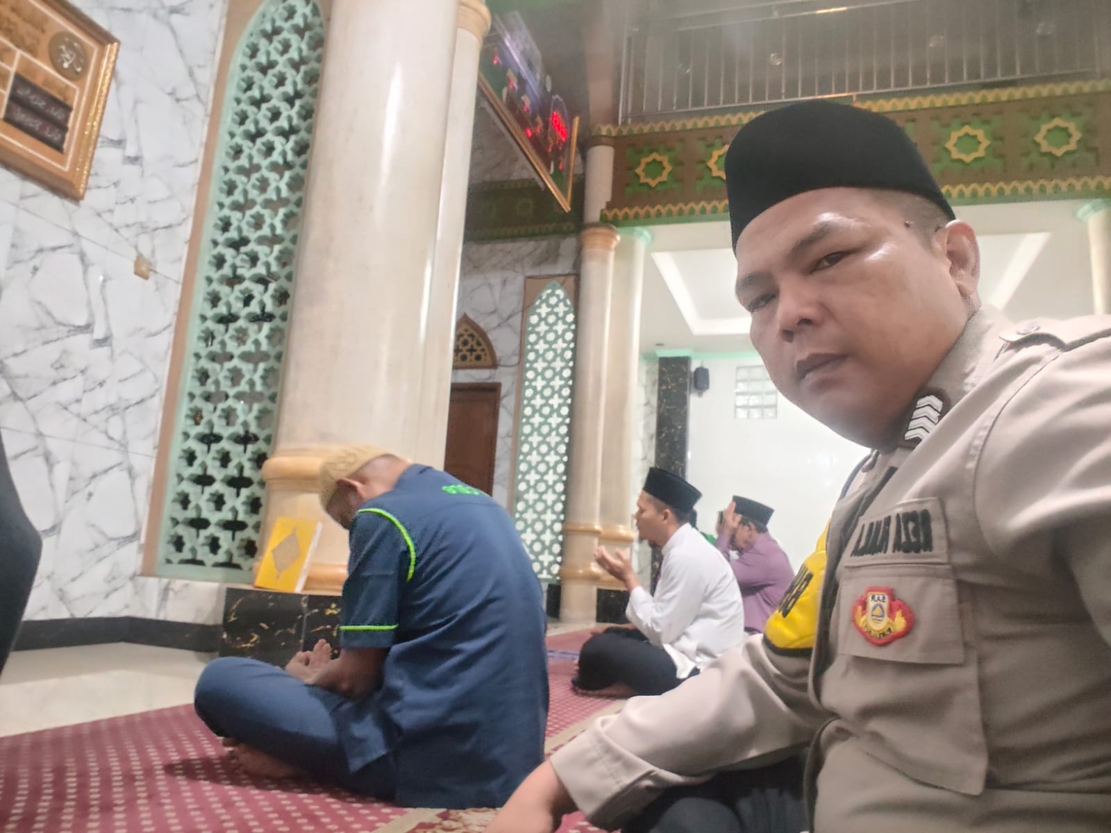 IMG-20260517-WA0013 Bhabinkamtibmas Polsek Cikupa Laksanakan Subuh Keliling Bersama Warga Desa Bojong