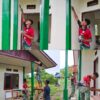 IMG-20260520-WA0082 Pengecatan Kusen dan Tiang RTLH, Satgas TMMD Ke-128 Kodim 1801/Manokwari Percantik Hasil Pembangunan