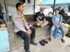 Bhabinkamtibmas Polsek Cikupa Sambangi Ketua RW di Sukamulya, Sampaikan Pesan Kamtibmas