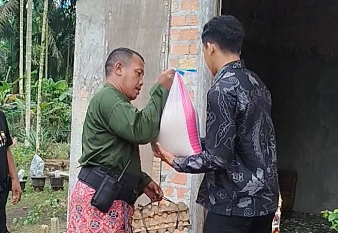 Bentuk Kepedulian, LDII-Persinas ASAD-Senkom Beri Sembako Warga Tanjab
