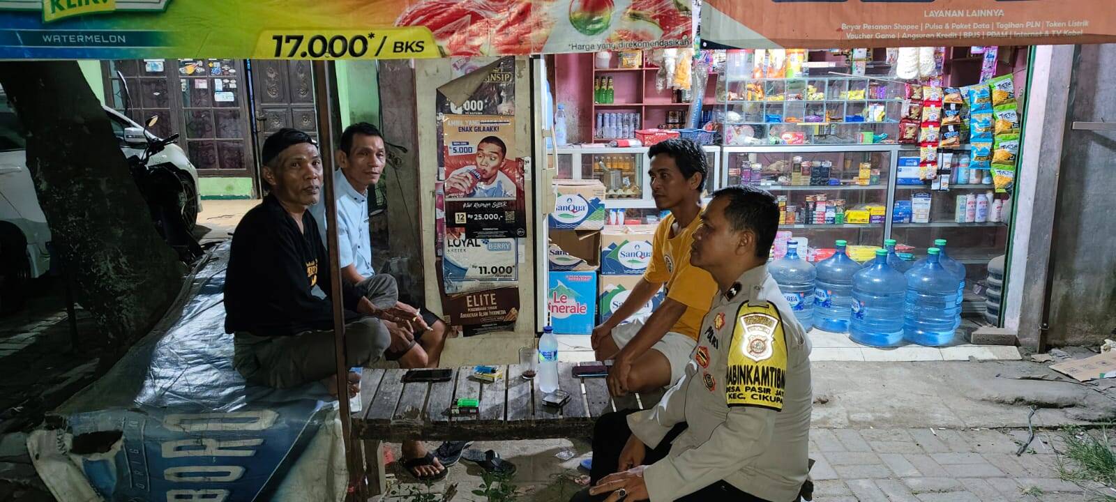 IMG-20260523-WA0005 Bhabinkamtibmas Desa Pasir Jaya Sambangi Pos Satkamling, Perkuat Sinergitas dengan Warga