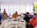Wakapolda PBD Hadiri Aksi Makan Sumbang Bersama Jemaat dan Masyarakat di Sorong