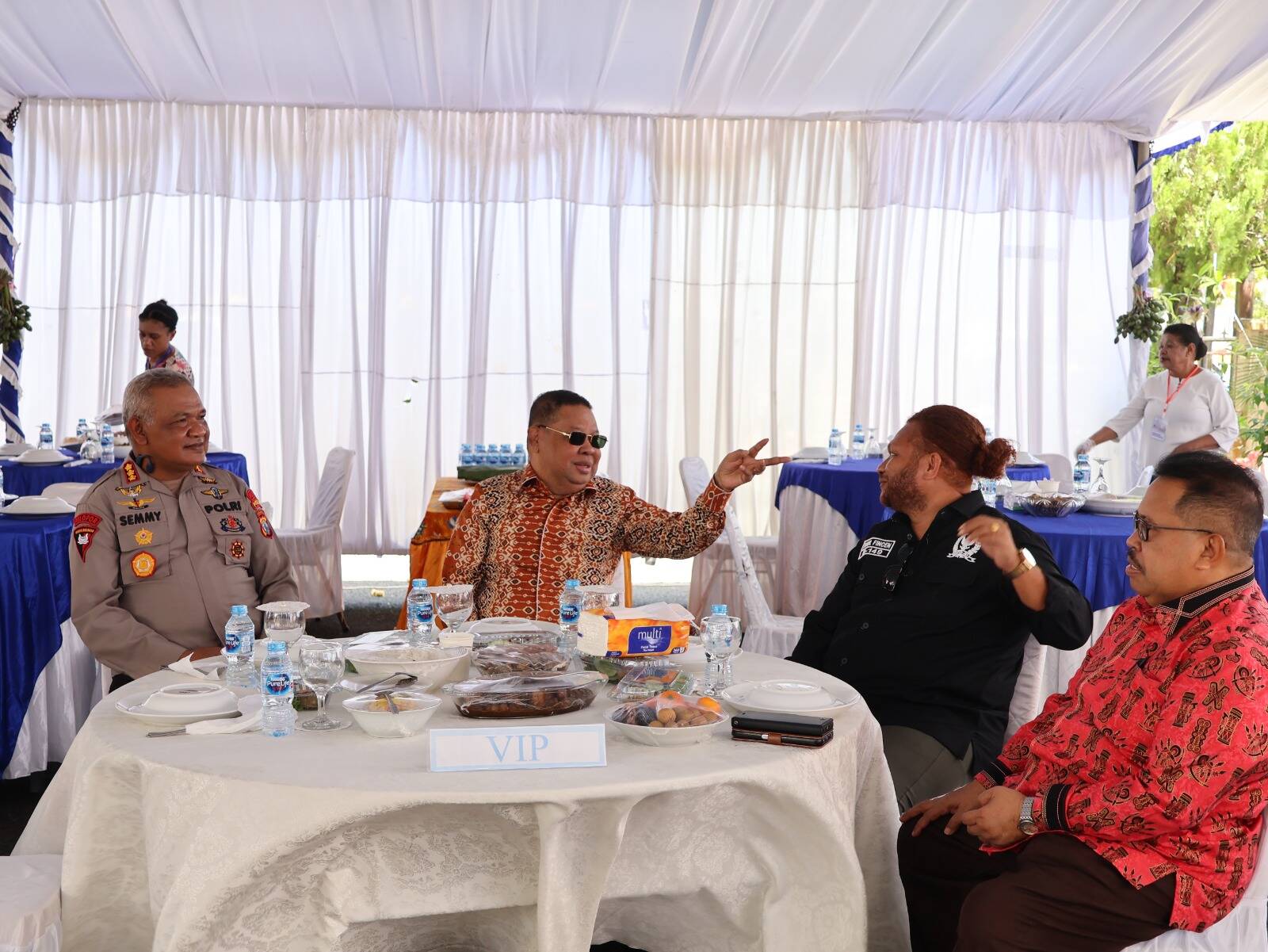 IMG-20260523-WA0071 Wakapolda PBD Hadiri Aksi Makan Sumbang Bersama Jemaat dan Masyarakat di Sorong