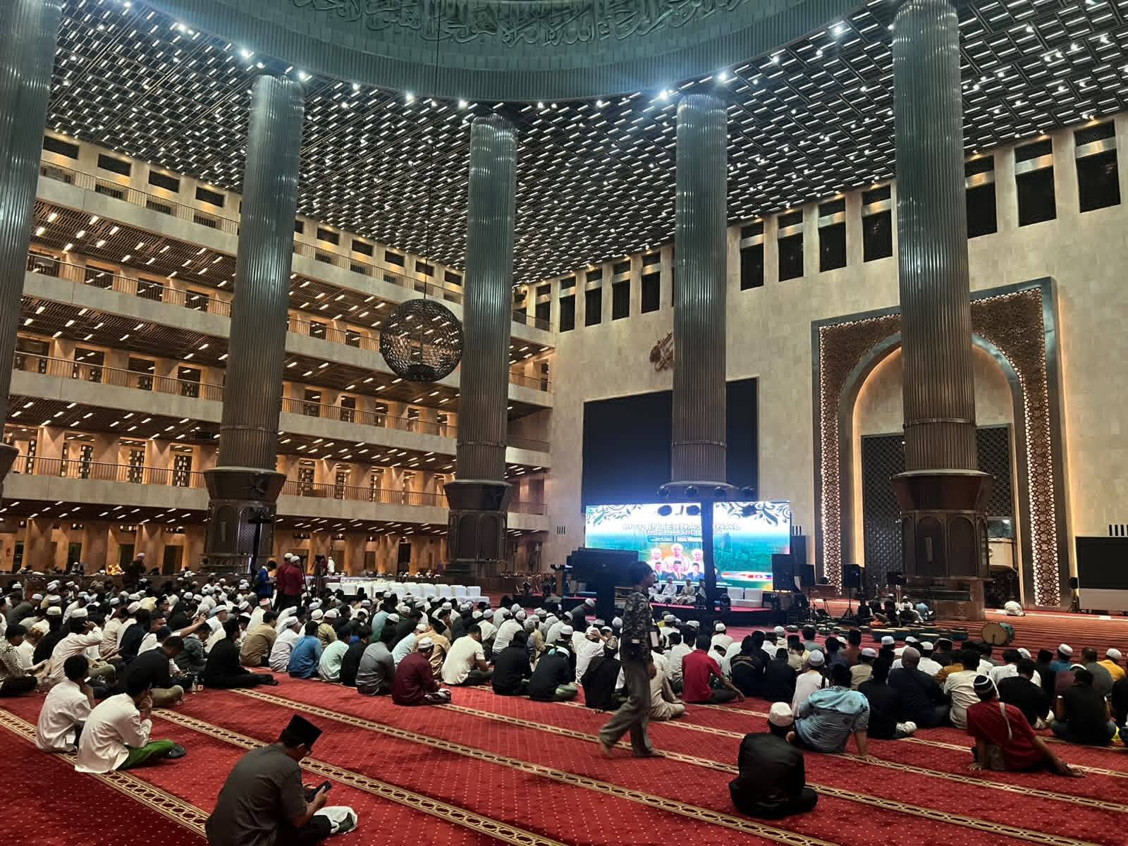 Indonesia Berdzikir Bersama Majelis Nurul Musthofa Meriahkan Pembukaan MTQ Internasional di Istiqlal