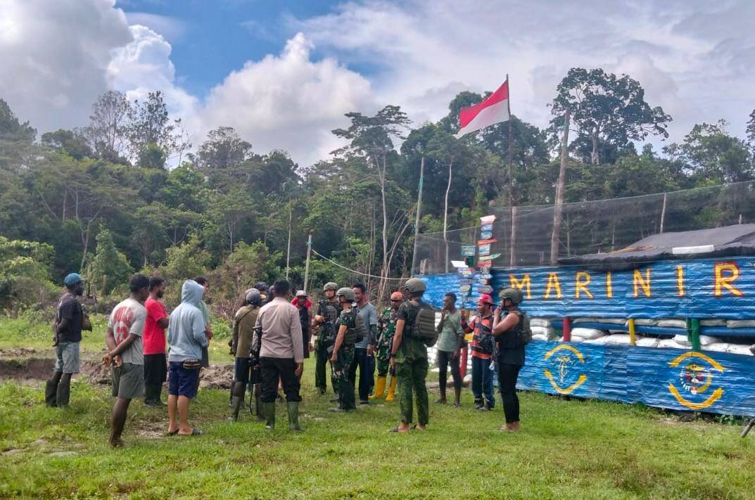 Melalui Komunikasi Sosial, Satgas Yonif 2 Marinir Hadir Menguatkan Masyarakat Kapiraya Papua