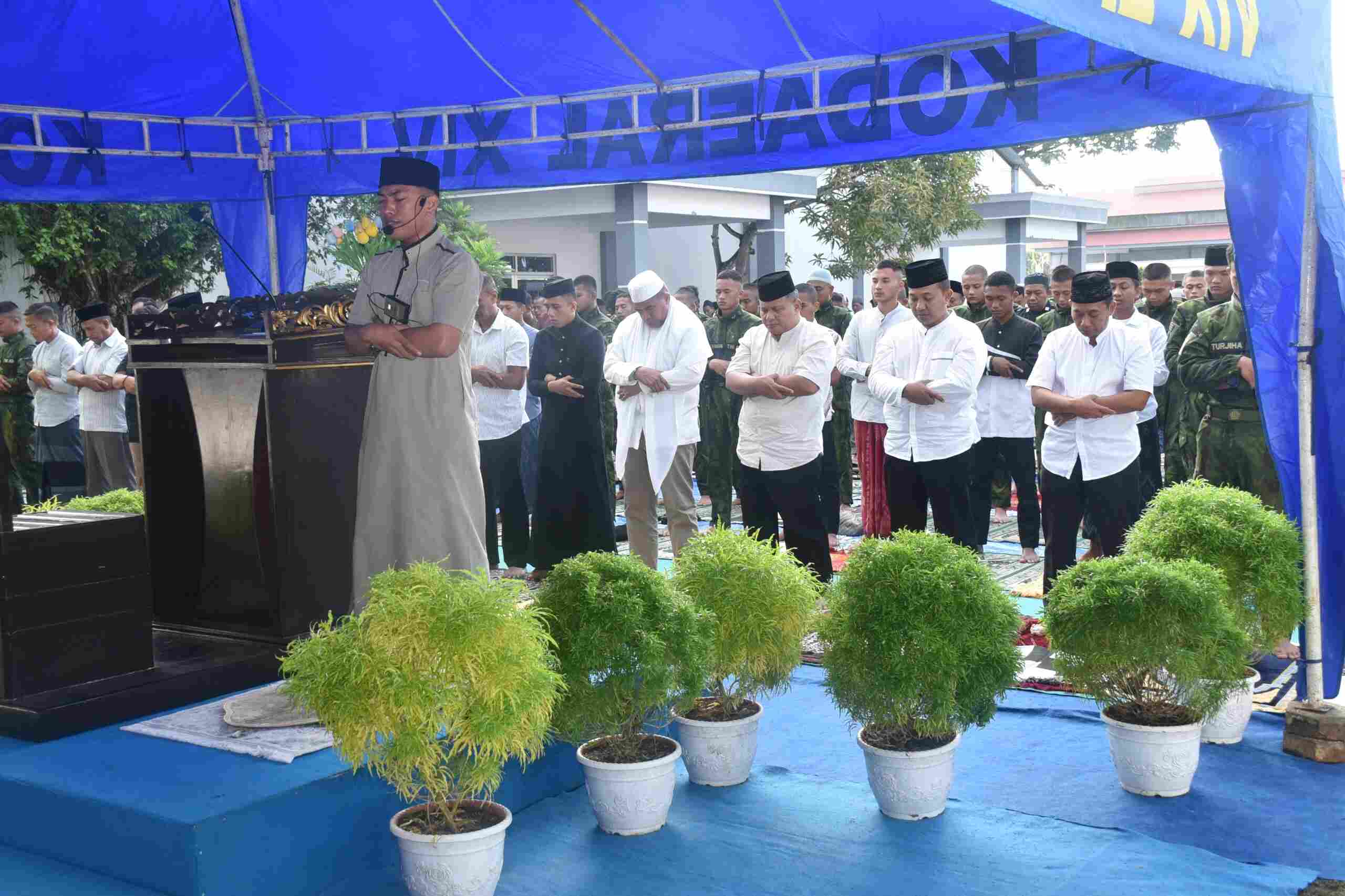IMG-20260528-WA0028 Pelaksanaan Sholat Idul Adha dan Pemotongan Hewan Kurban di Kodaeral XIV Sorong