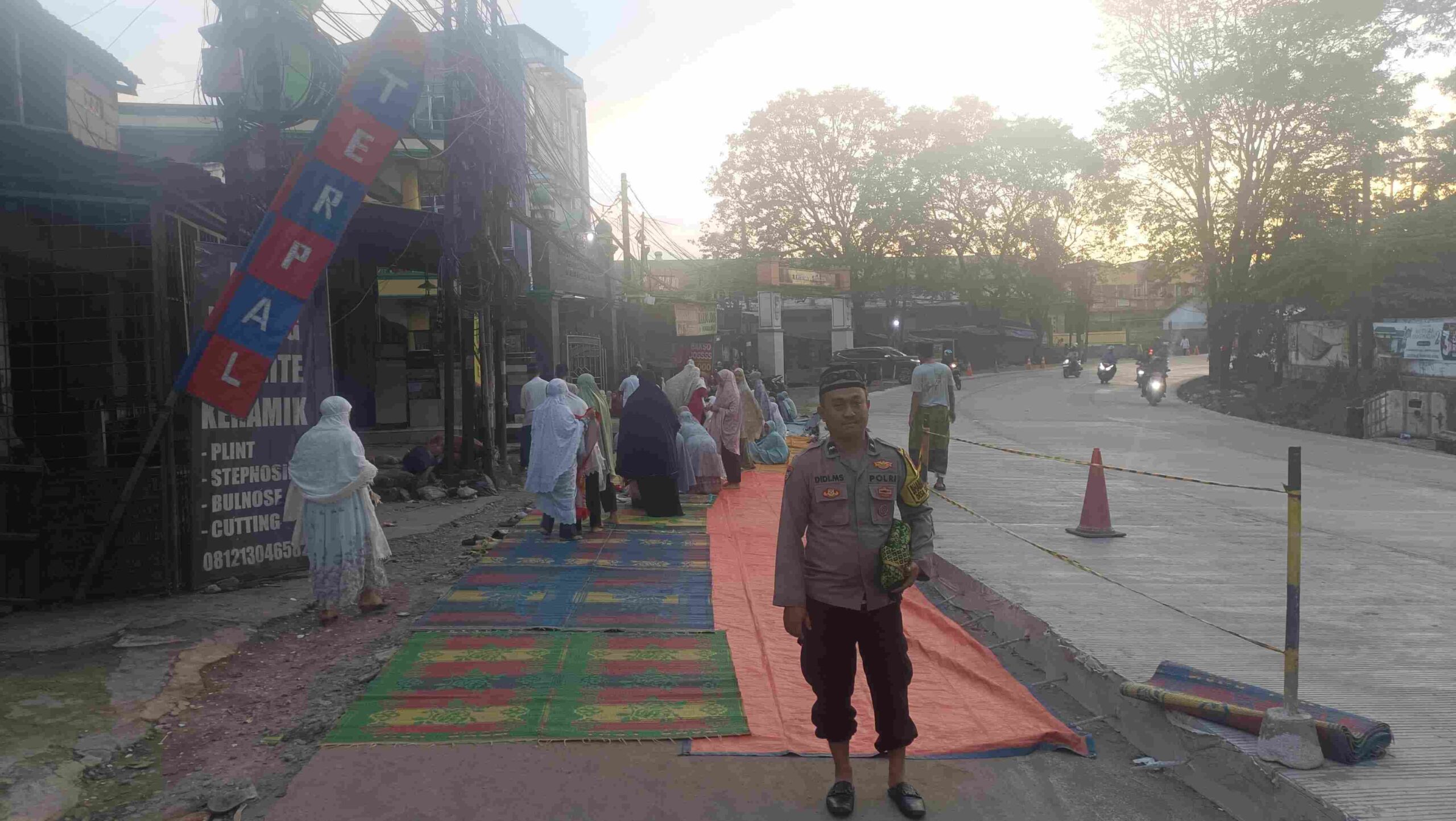Bhabinkamtibmas Desa Sukanagara Amankan Sholat Idul Adha di Masjid Baitur Rohman