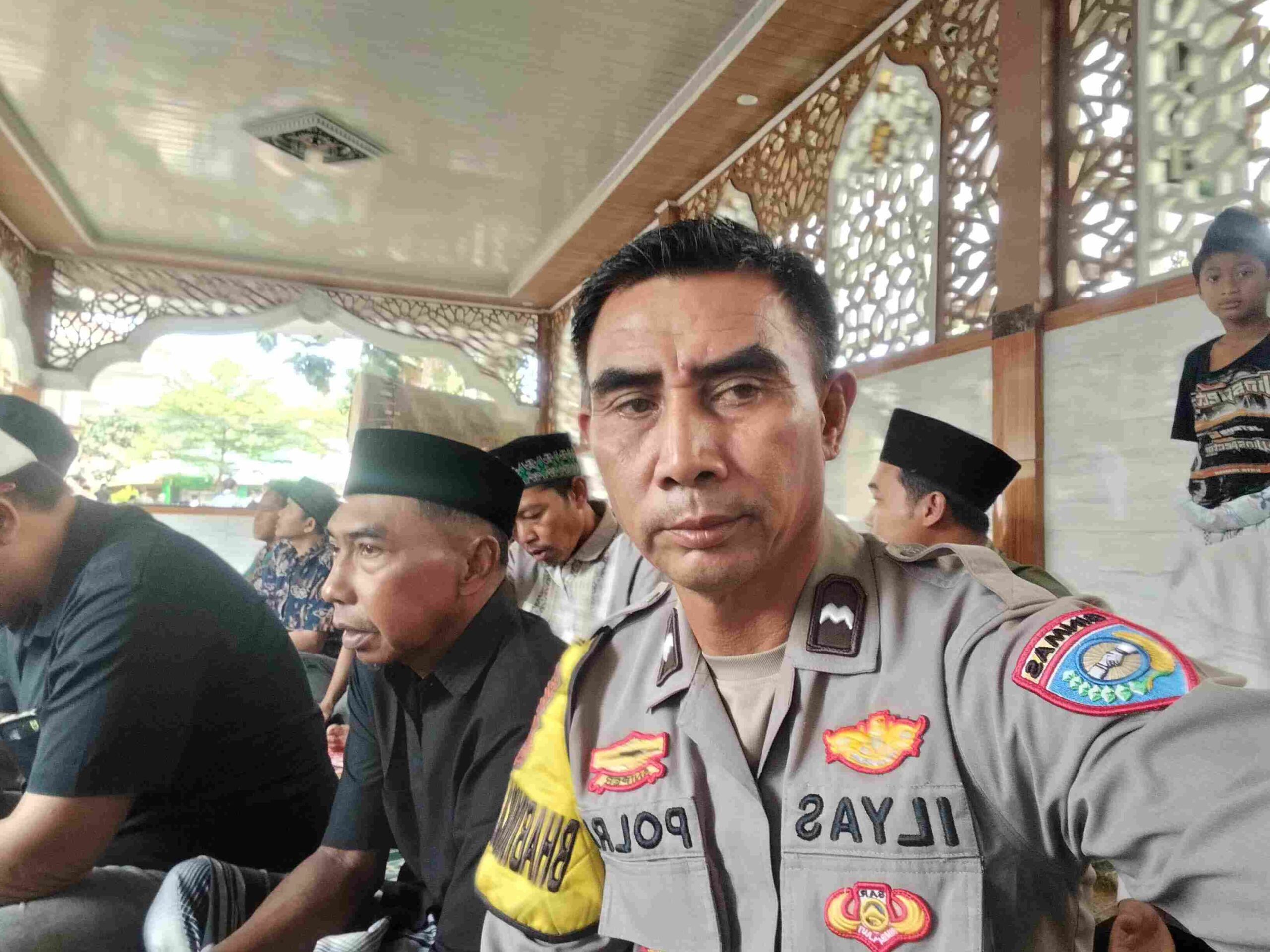 IMG-20260529-WA0092 Bhabinkamtibmas Kelurahan Sukamulya Laksanakan Jumat Keliling dan Sampaikan Pesan Kamtibmas
