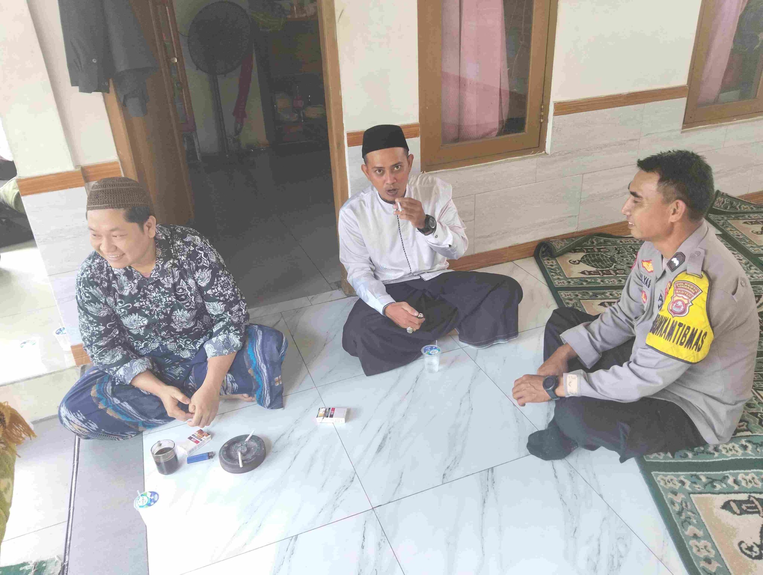 Bhabinkamtibmas Kelurahan Sukamulya Sambang Tokoh Agama, Perkuat Sinergitas Kamtibmas
