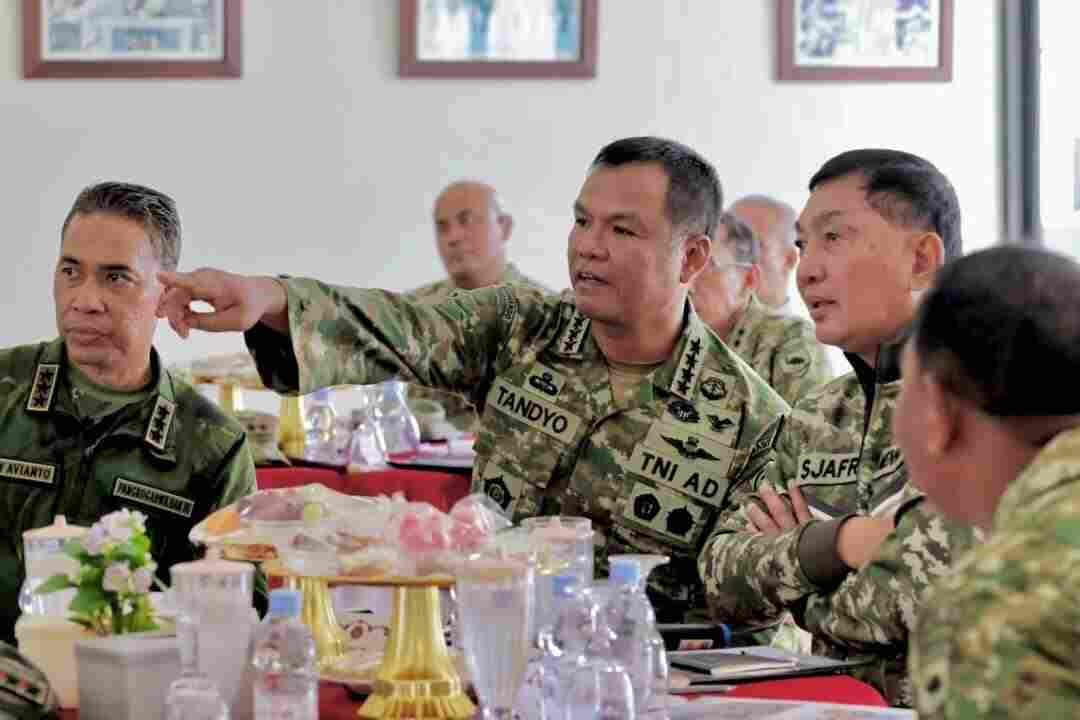 WhatsApp Image 2026-05-28 at 22.04.24 Wapang TNI Dampingi Menhan RI Tinjau Yonif TP 808/Mbaham Matta di Papua Barat