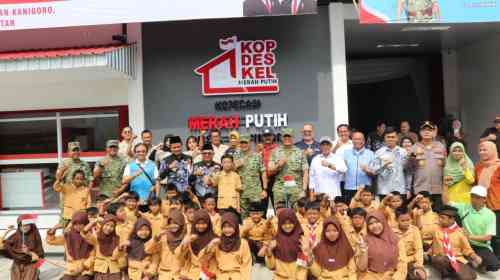 01 Kunker Asrenum Panglima TNI Di Dampingi Dandim 0808/Blitar Tinjau KDKMP Di Blitar