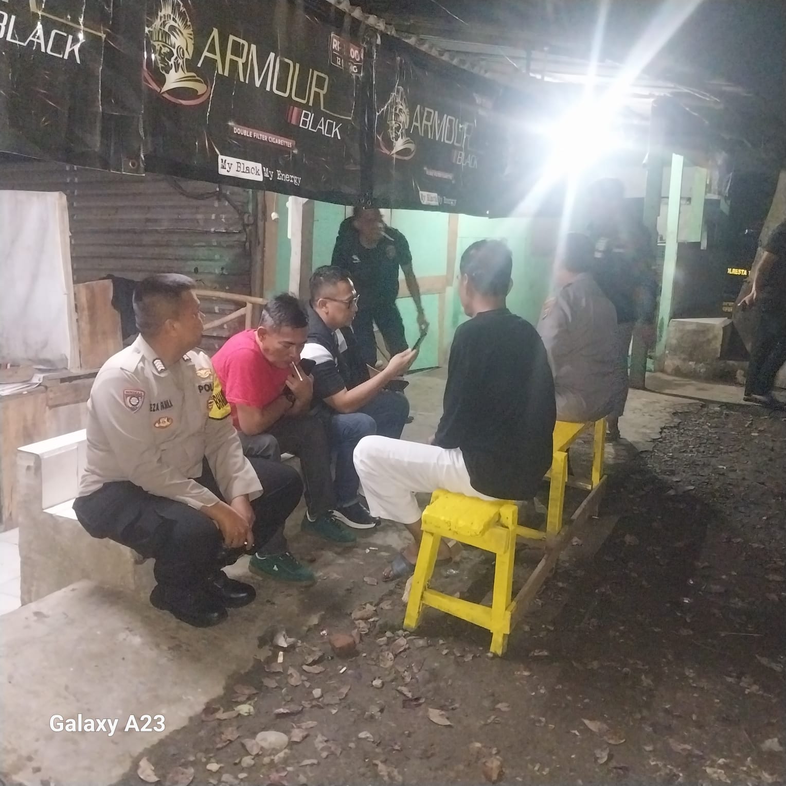 Polsek Cikupa Perkuat Kemitraan dengan Warga Melalui Sambang Pos Satkamling Desa Bojong