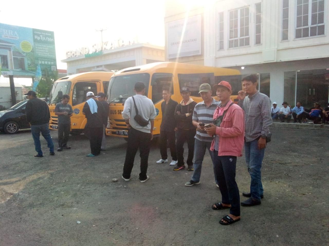Darurat Pertanian Bekasi: Massa Petani Bergerak ke Gedung Kementerian untuk Audensi Mendesak